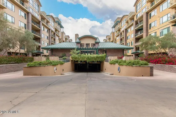 $380,000 | 16 West Encanto Boulevard, Unit 415, Phoenix, AZ 85003
