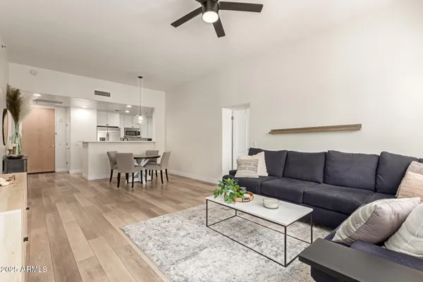 $380,000 | 16 West Encanto Boulevard, Unit 415, Phoenix, AZ 85003