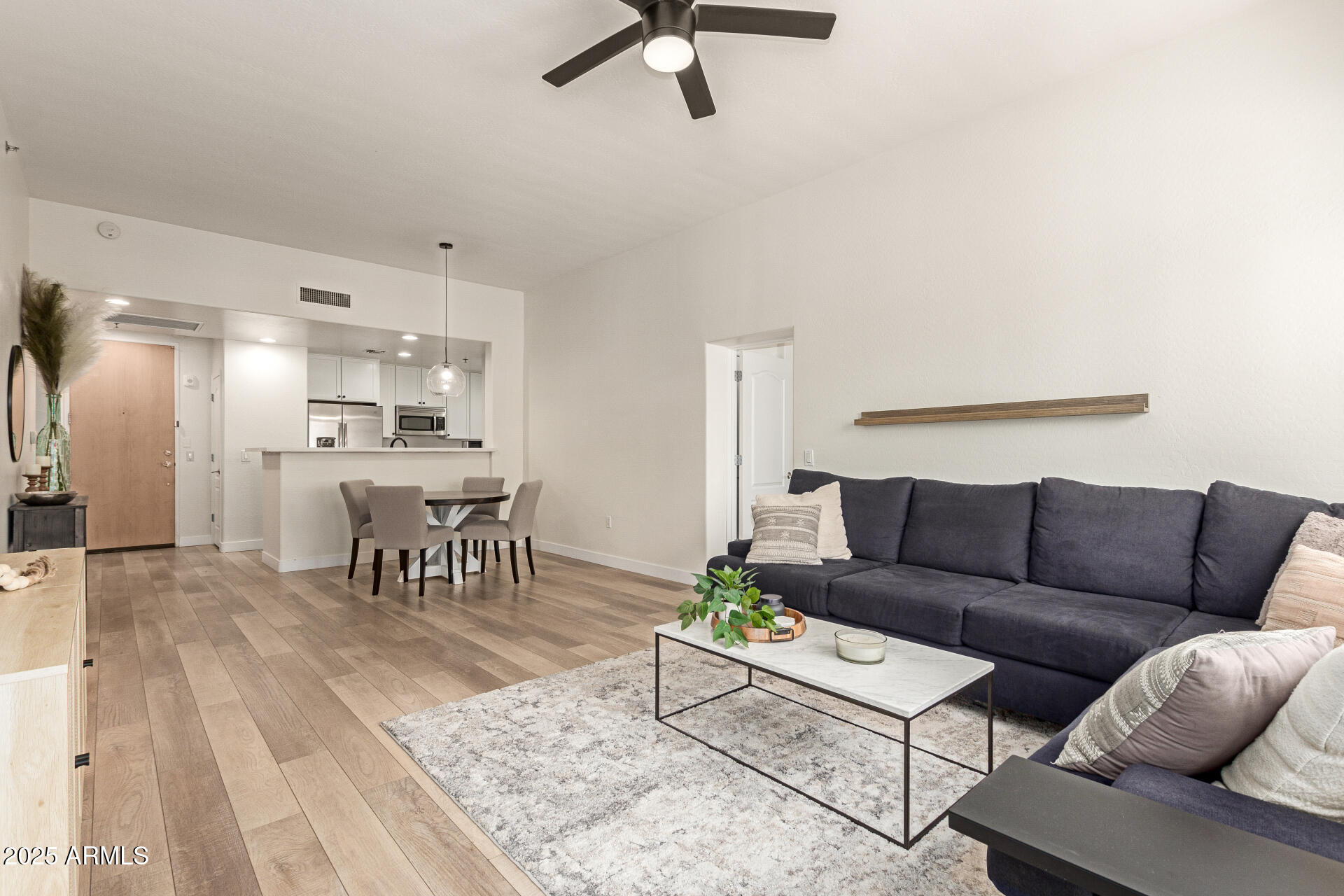 16 West Encanto Boulevard, Unit 415 Phoenix, AZ 85003 - Photo 6 of 41 06 - Encanto