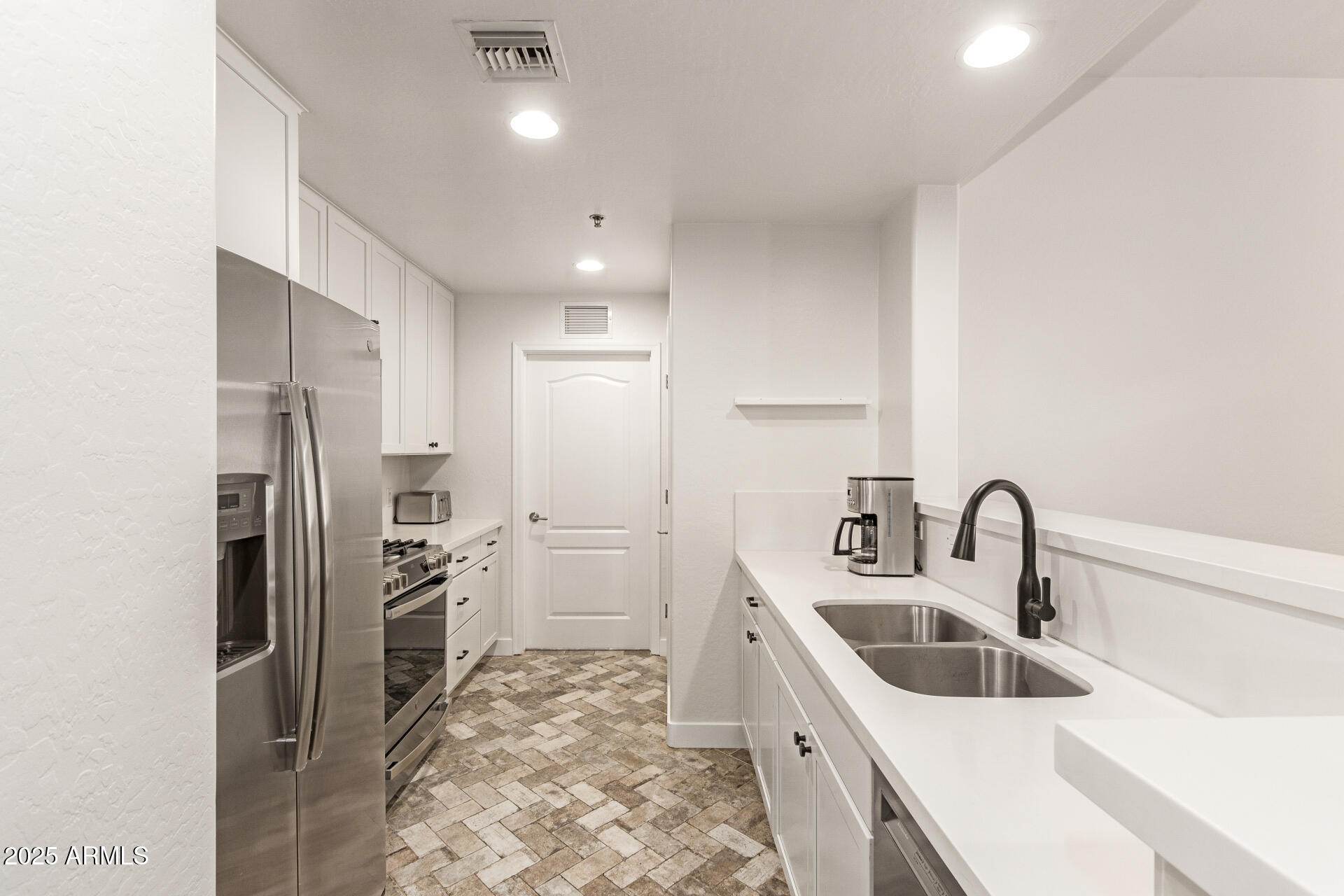 16 West Encanto Boulevard, Unit 415 Phoenix, AZ 85003 - Photo 8 of 41 08 - Encanto