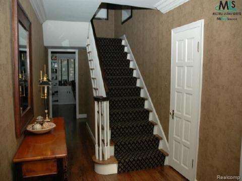 1176 Bishop Road Grosse Pointe, MI 48230 - Photo 4 of 9 Foyer