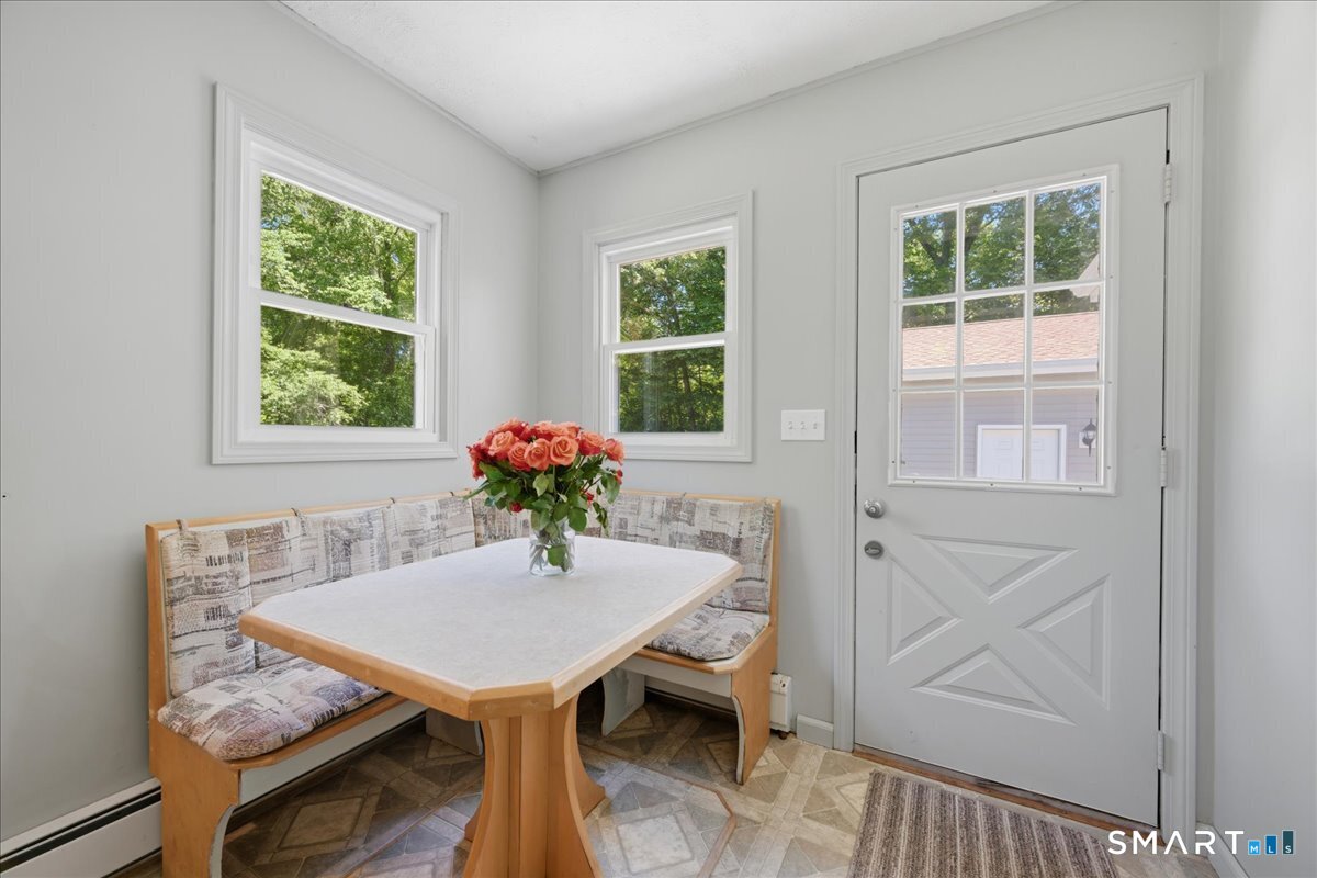 860 Long Cove Road Ledyard, CT 06335 - Photo 14 of 38