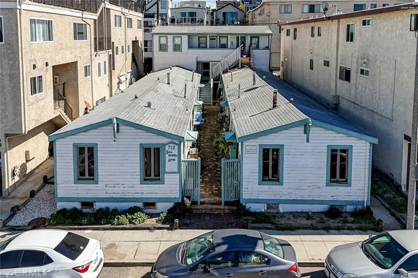 $3,995,000 | 712 Manhattan Avenue, Hermosa Beach, CA 90254