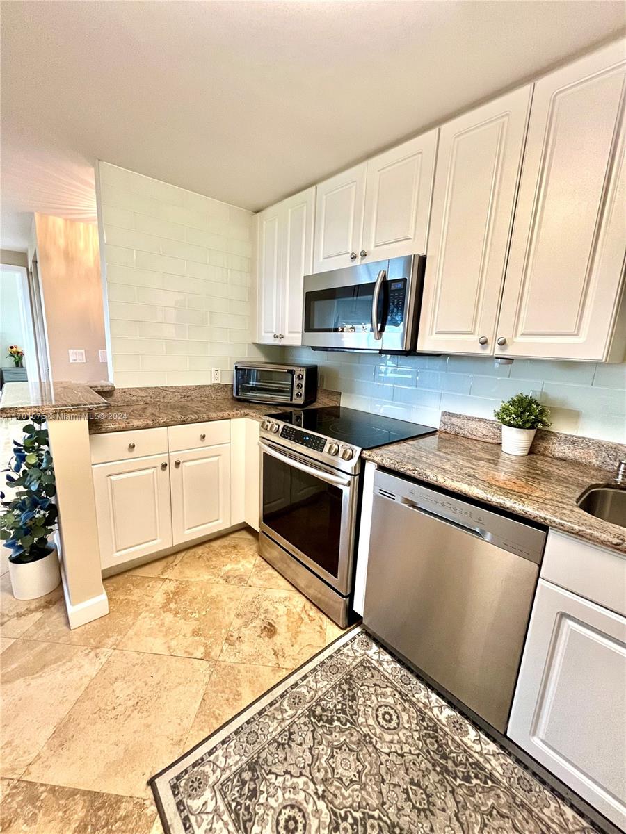 1627 Southwest 37th Avenue, Unit 907 Miami, FL 33145 - Photo 11 of 40