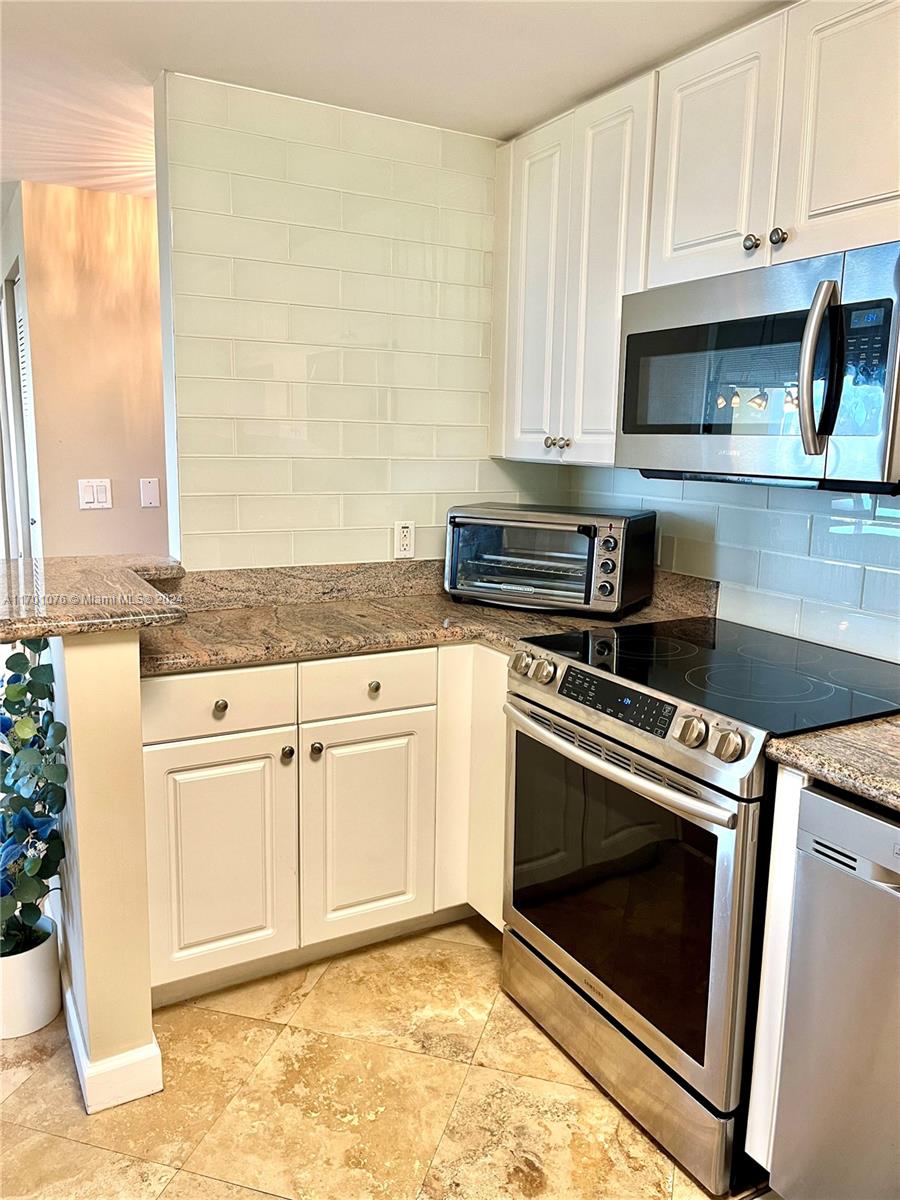 1627 Southwest 37th Avenue, Unit 907 Miami, FL 33145 - Photo 12 of 40