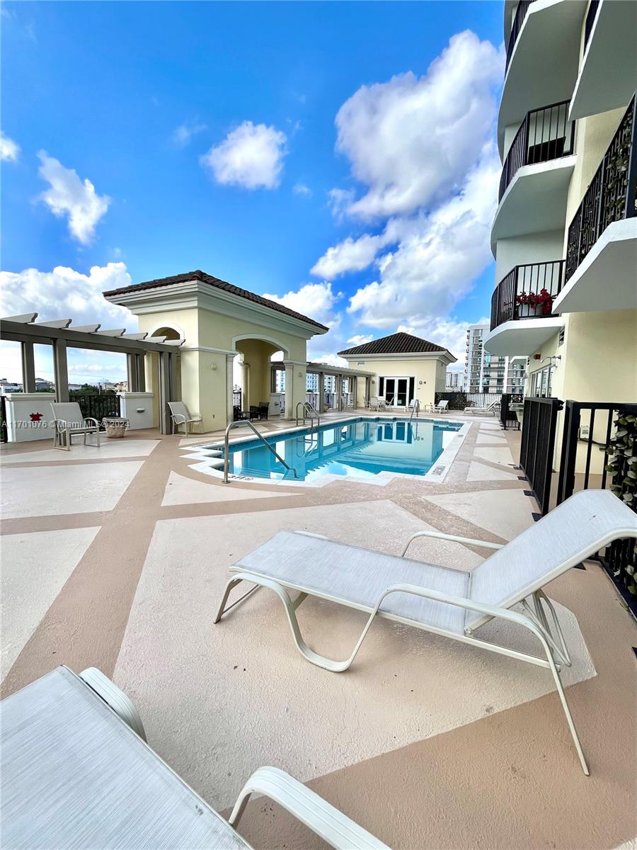 1627 Southwest 37th Avenue, Unit 907 Miami, FL 33145 - Photo 34 of 40