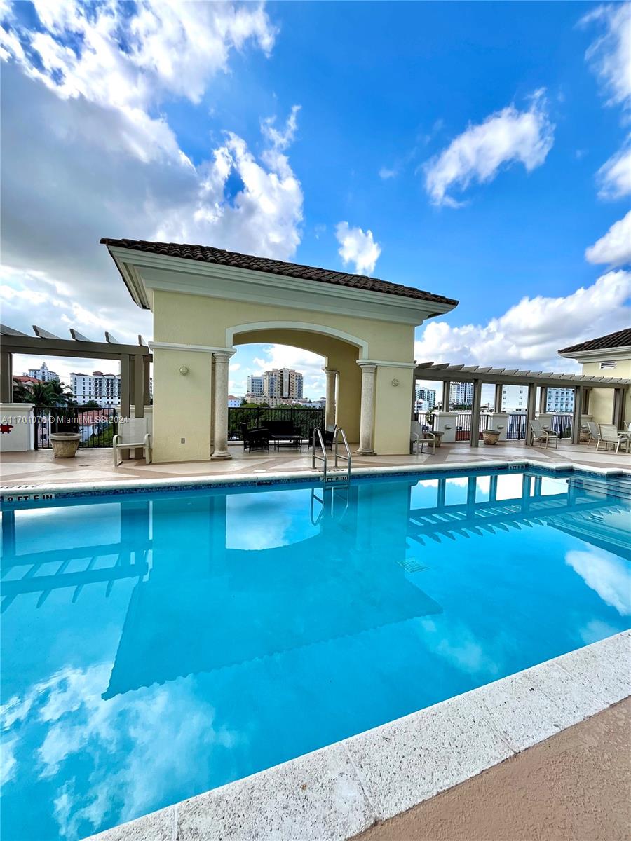 1627 Southwest 37th Avenue, Unit 907 Miami, FL 33145 - Photo 35 of 40