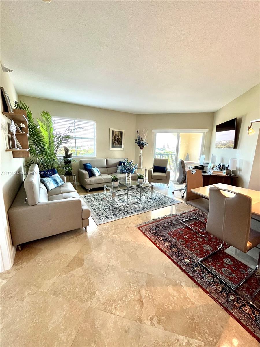 1627 Southwest 37th Avenue, Unit 907 Miami, FL 33145 - Photo 4 of 40