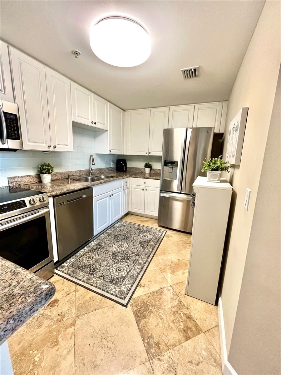 1627 Southwest 37th Avenue, Unit 907 Miami, FL 33145 - Photo 7 of 40