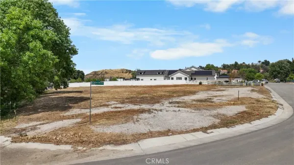 $450,000 | 24925 Cindy, Newhall, CA 91321