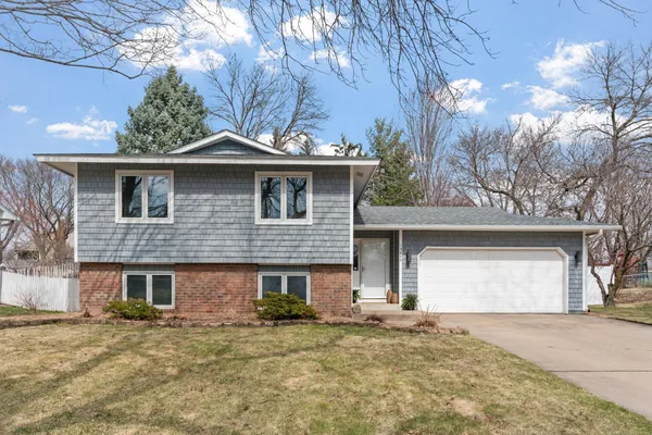 $475,000 | 13898 78th Avenue North, Maple Grove, MN 55311