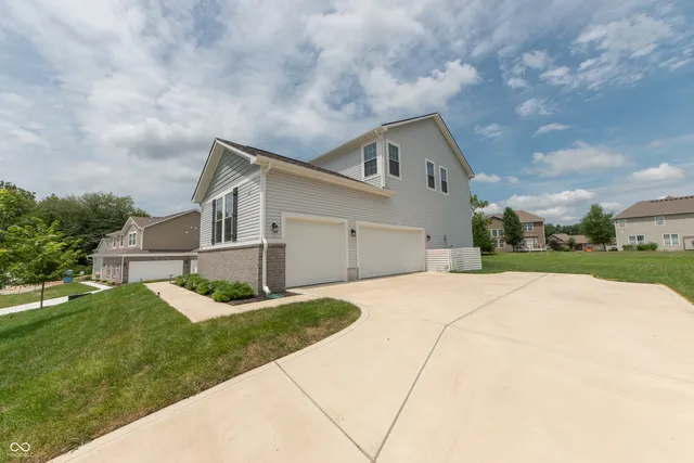 $2,800 | 7042 Pinnacle Drive, Columbus, IN 47201