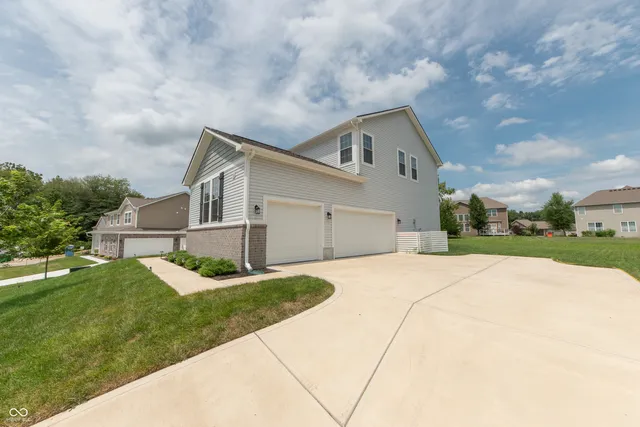 $2,800 | 7042 Pinnacle Drive, Columbus, IN 47201