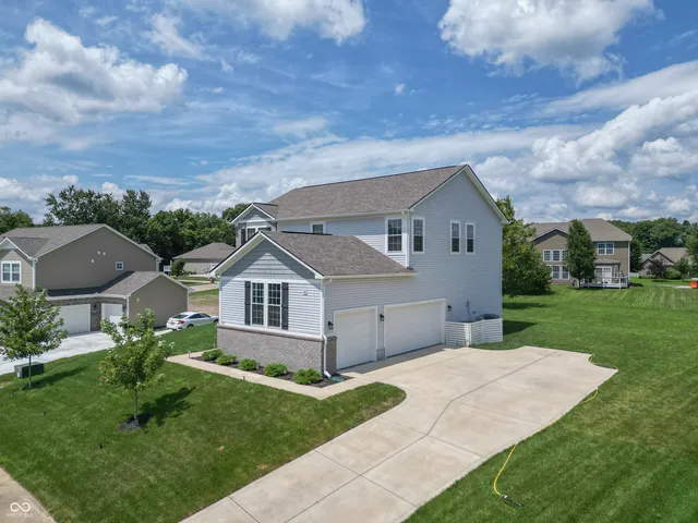 $2,800 | 7042 Pinnacle Drive, Columbus, IN 47201