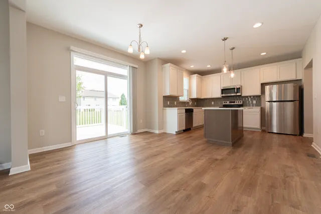 $2,800 | 7042 Pinnacle Drive, Columbus, IN 47201