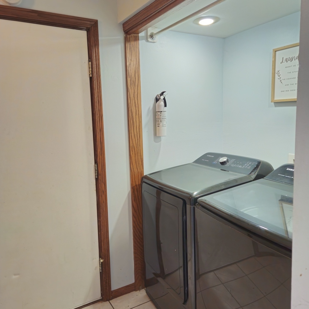 5096 Rotary Road Cherry Valley, IL 61016 - Photo 15 of 28 a utility room with dryer and washer