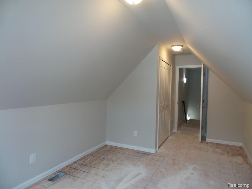 808 Nelson's Ridge Drive, Unit 26 Howell, MI 48843 - Photo 20 of 27 16.jpg