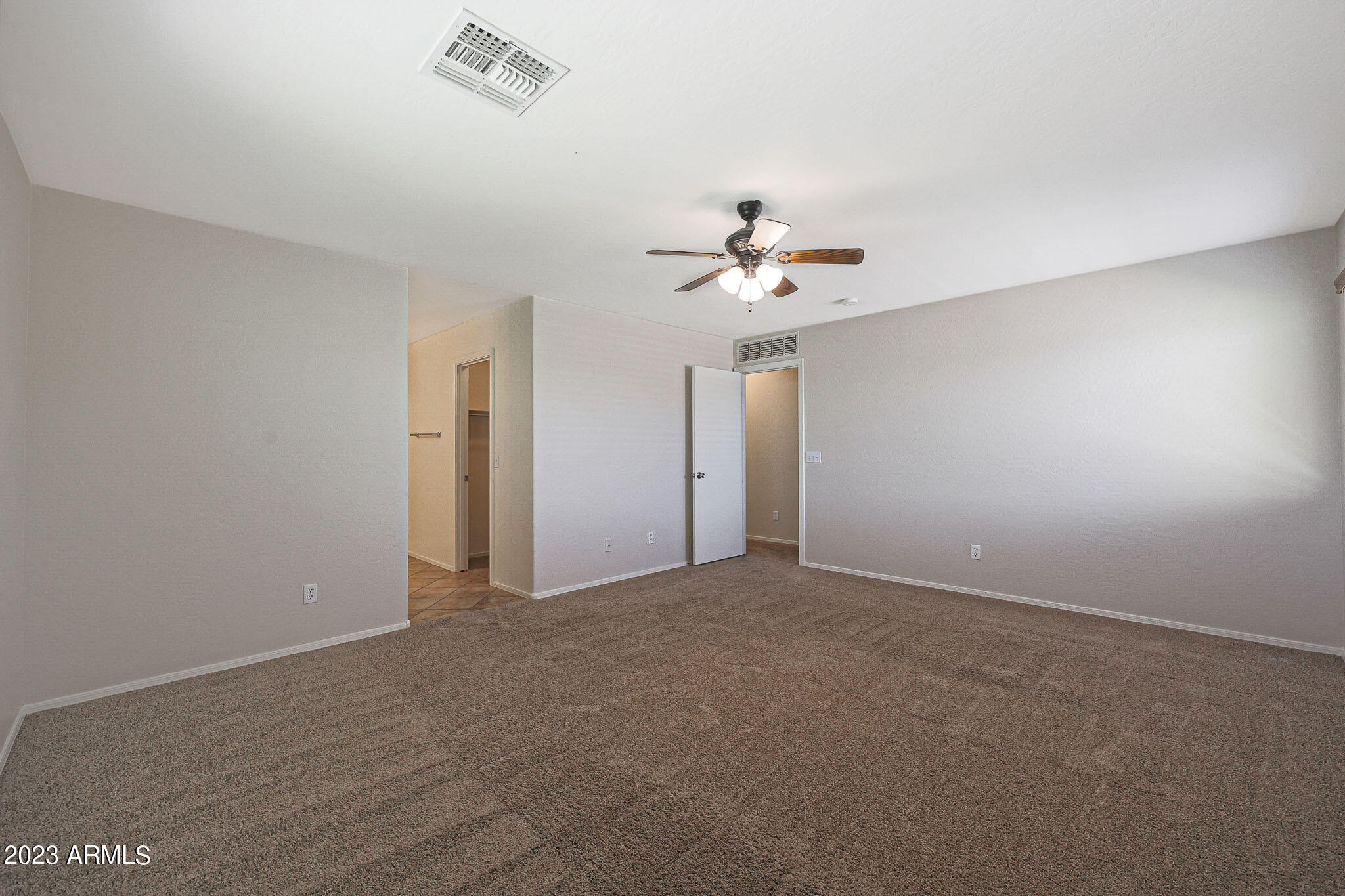 7304 South Sunset Way Buckeye, AZ 85326 - Photo 10 of 22 B (29)