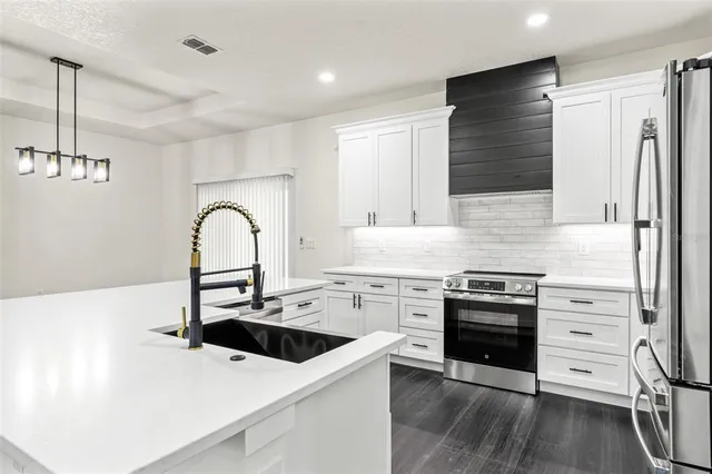 $449,000 | 11374 Paramount Avenue, Weeki Wachee, FL 34614