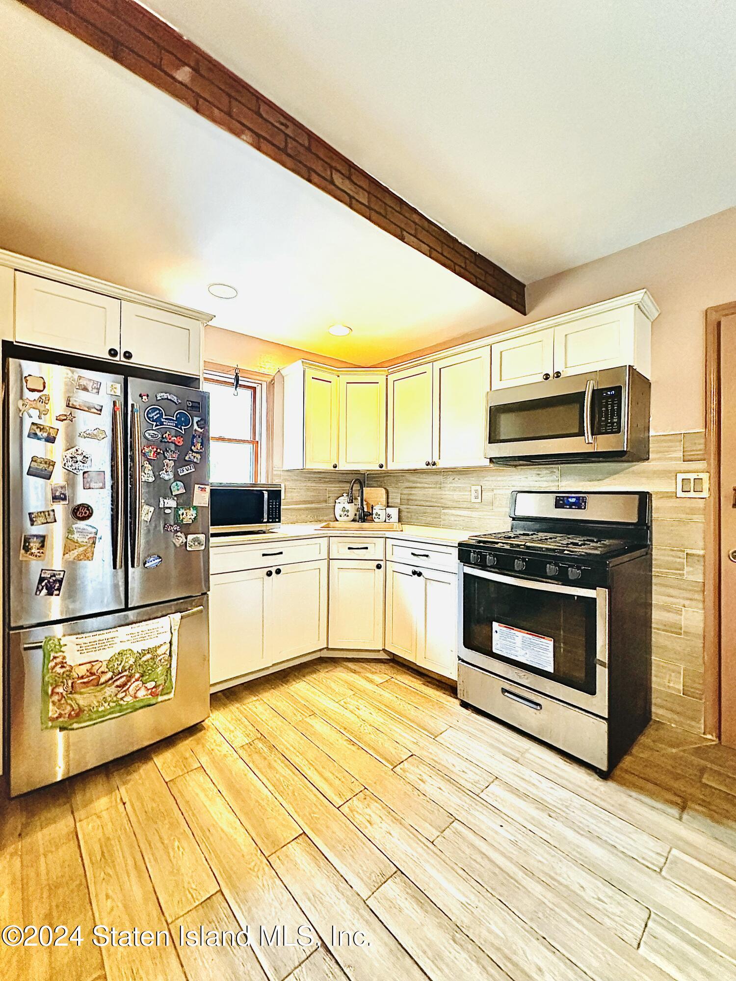 226 Harbor Road Staten Island, NY 10303 - Photo 4 of 20 226 Harbor Road