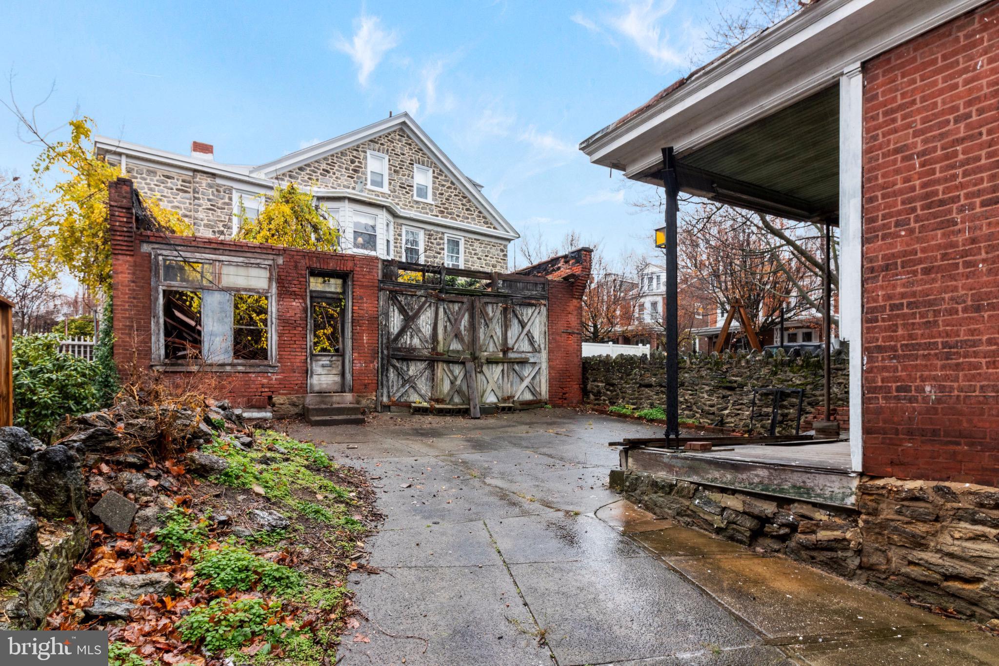 308 Roxborough Avenue Philadelphia, PA 19128 - Photo 3 of 31 Gallery Image 3