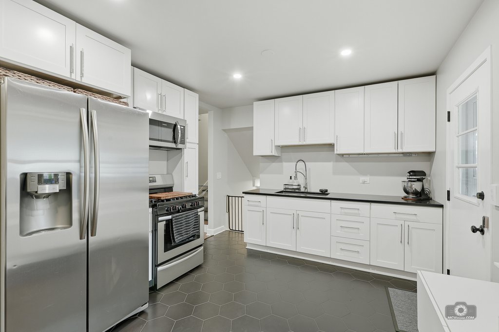 26W350 Jewell Road Winfield, IL 60190 - Photo 6 of 27