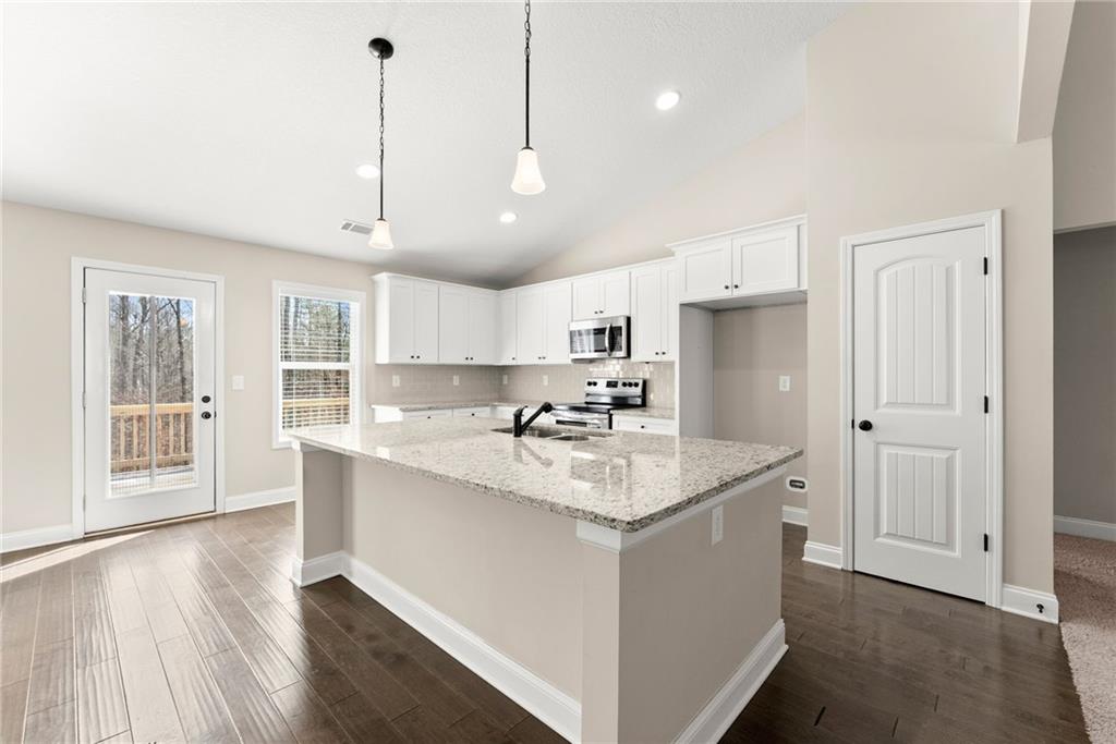 561 Oconee Lane Commerce, GA 30529 - Photo 10 of 30