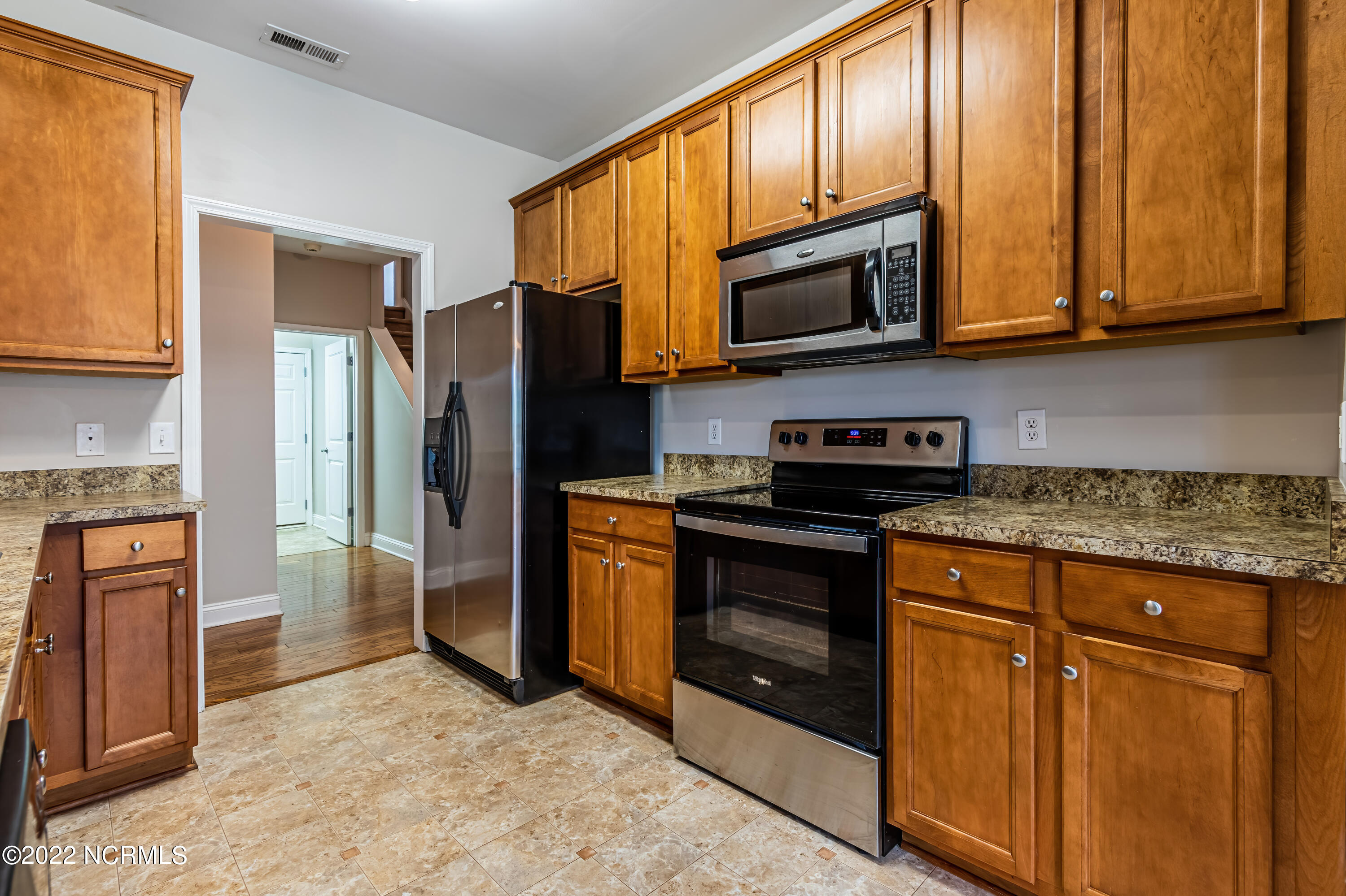 208 Emerald Ridge Road Jacksonville, NC 28546 - Photo 20 of 73 Kitchen