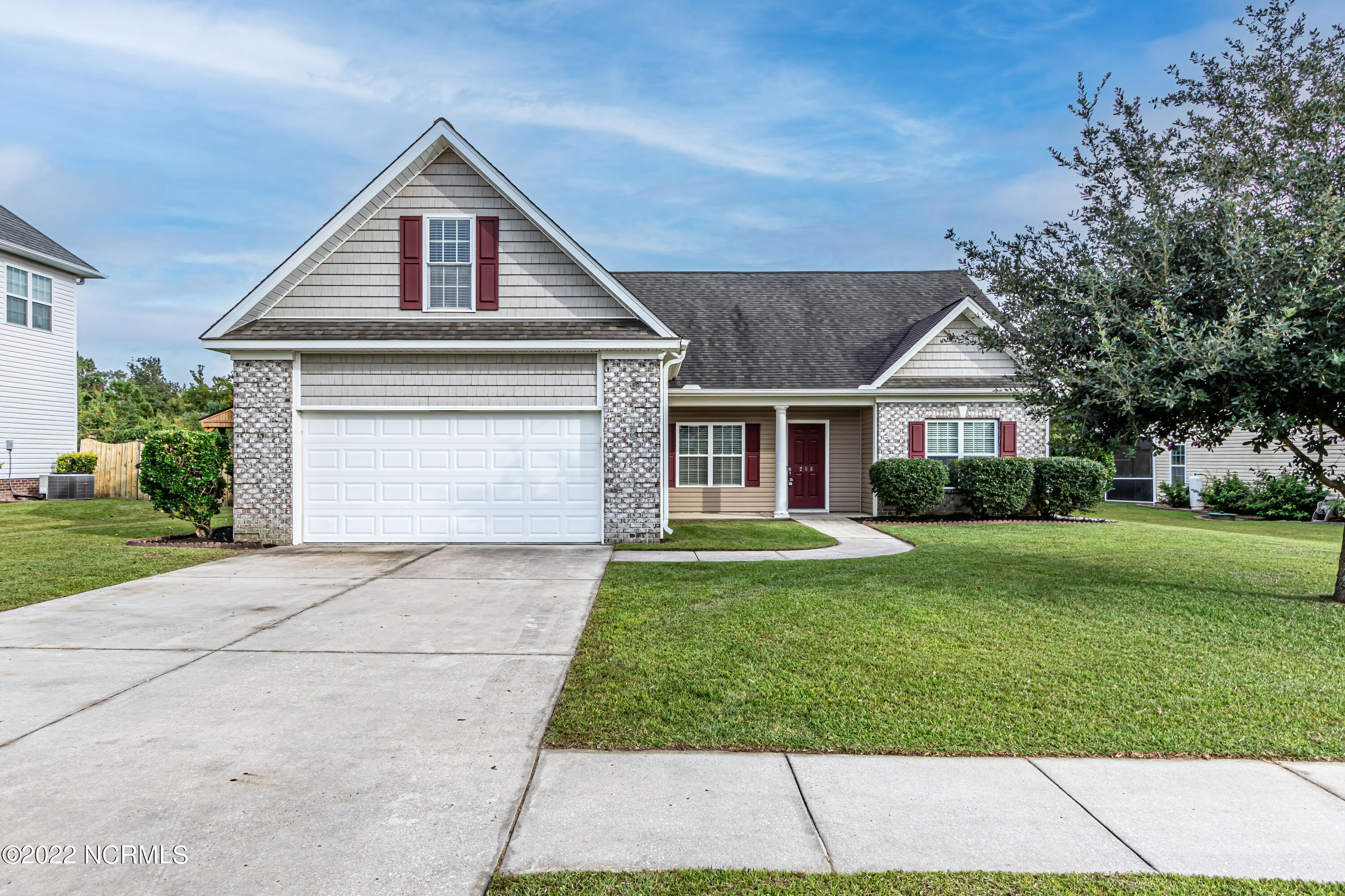 208 Emerald Ridge Road Jacksonville, NC 28546 - Photo 4 of 73 Front