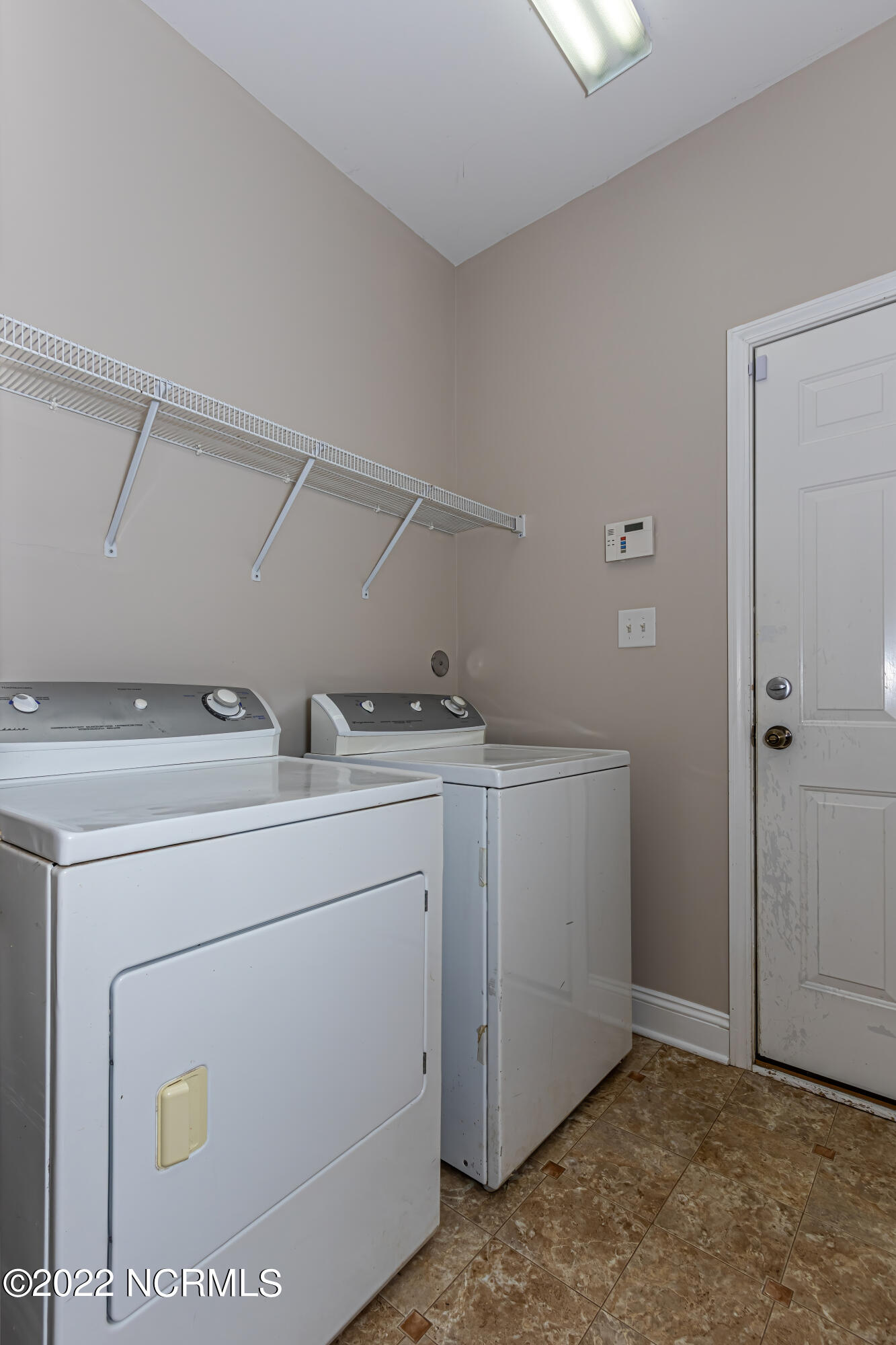 208 Emerald Ridge Road Jacksonville, NC 28546 - Photo 46 of 73 Laundry room