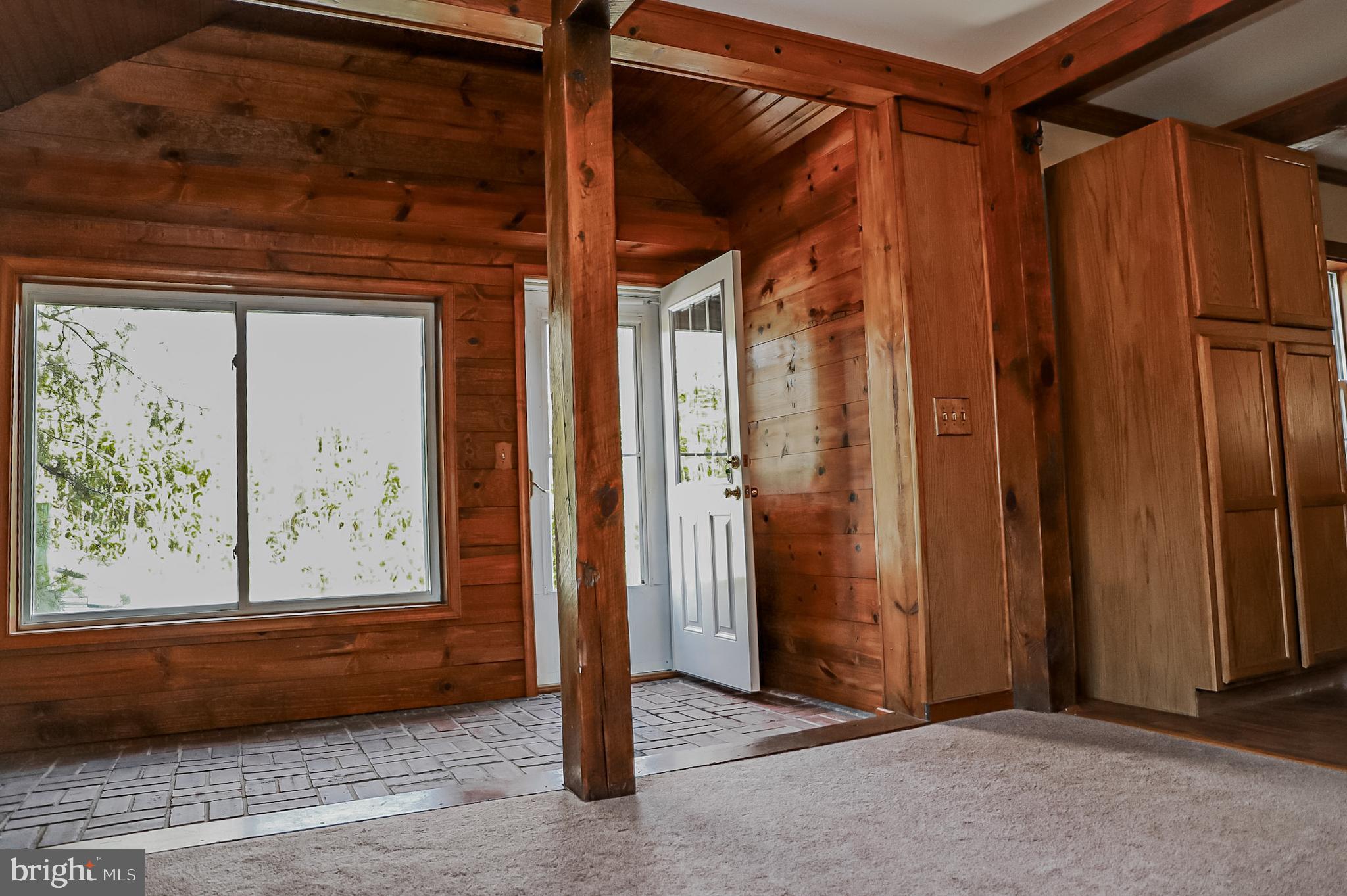 26741 Siloam Road Salisbury, MD 21801 - Photo 3 of 73 Welcome! Foyer for side door entrance