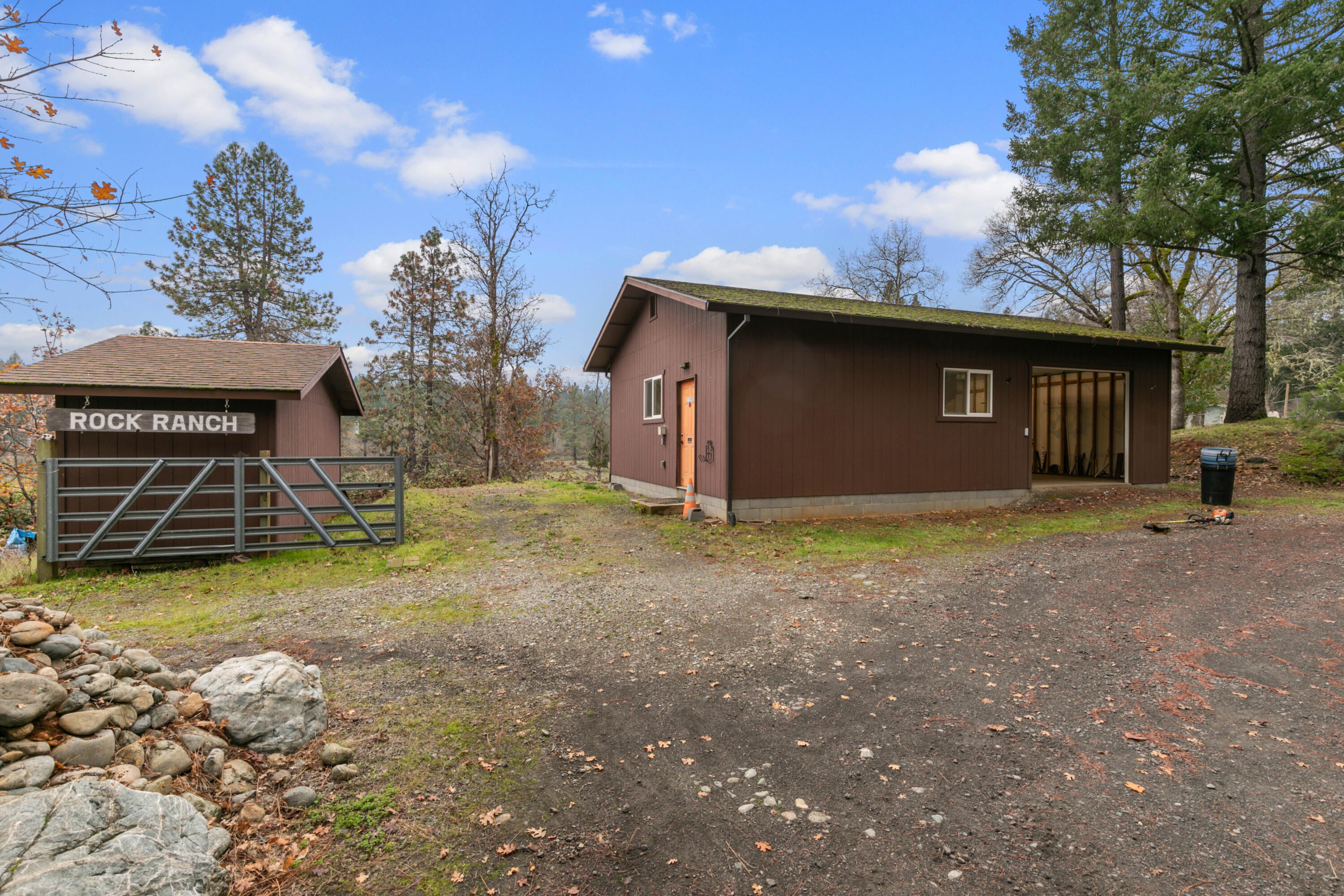 1111 Lone Mountain Road O'Brien, OR 97534 - Photo 33 of 44 IMGM9347