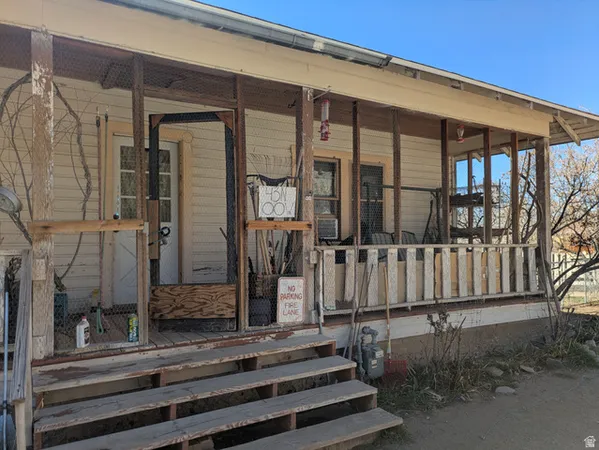 $63,500 | 43 North 100 West, East Carbon, UT 84520