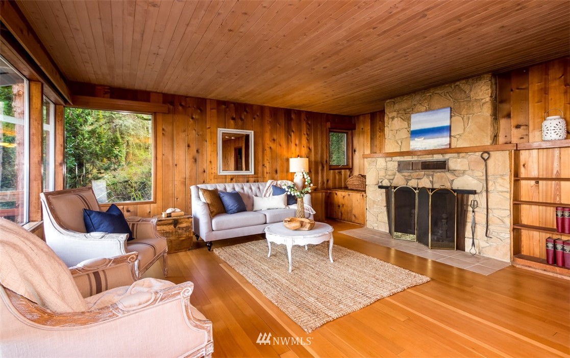 16280 Agate Point Road Northeast Bainbridge Island, WA 98110 - Photo 11 of 25 Gallery Image 11