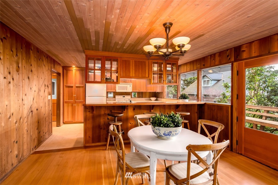 16280 Agate Point Road Northeast Bainbridge Island, WA 98110 - Photo 13 of 25 Gallery Image 13