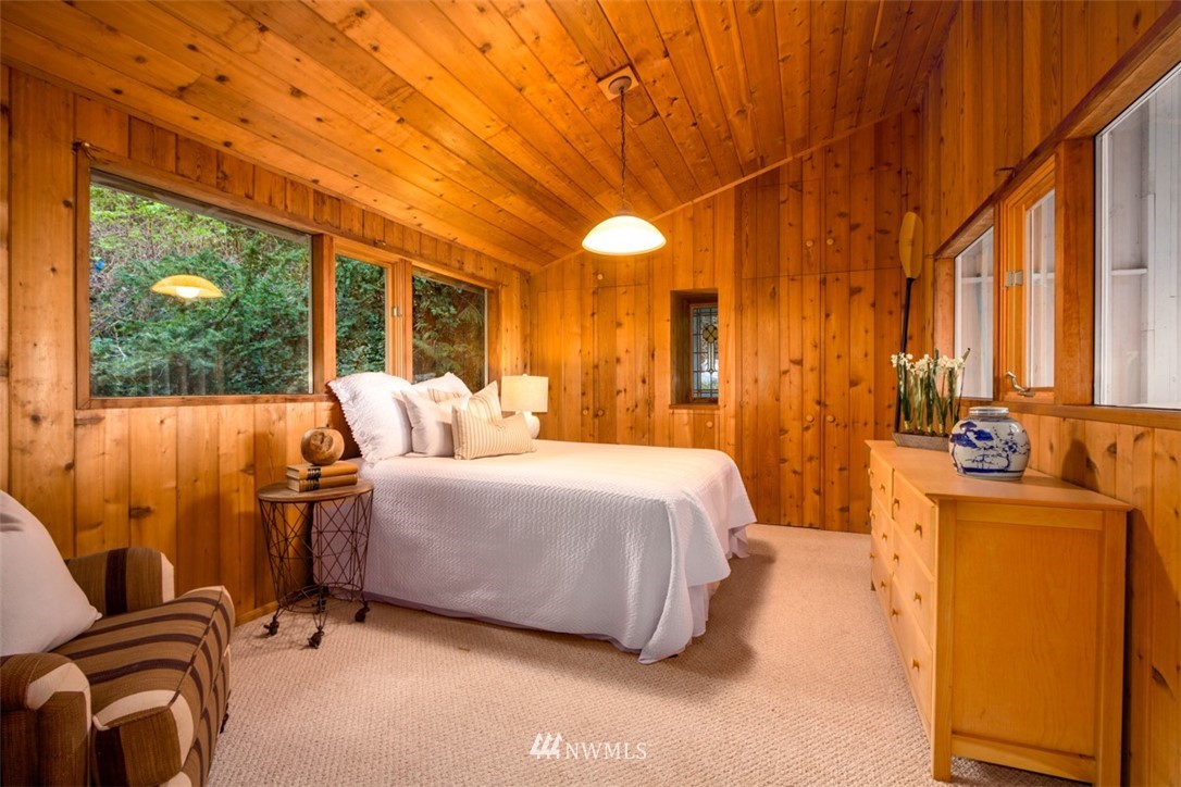 16280 Agate Point Road Northeast Bainbridge Island, WA 98110 - Photo 16 of 25 Gallery Image 16