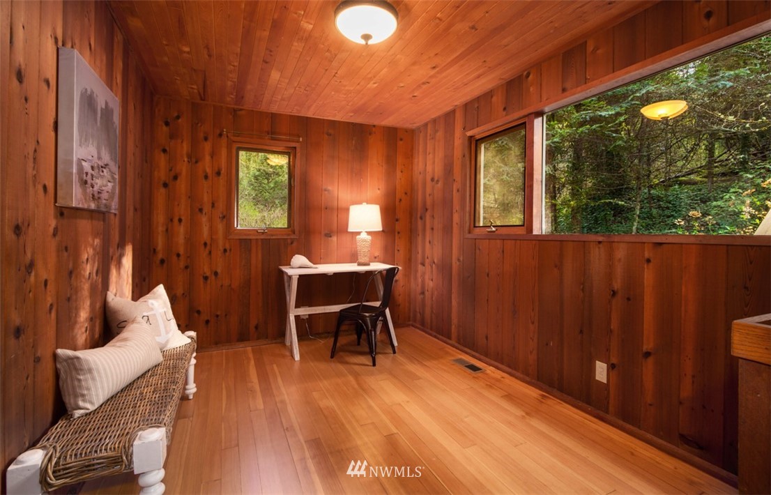 16280 Agate Point Road Northeast Bainbridge Island, WA 98110 - Photo 18 of 25 Gallery Image 18