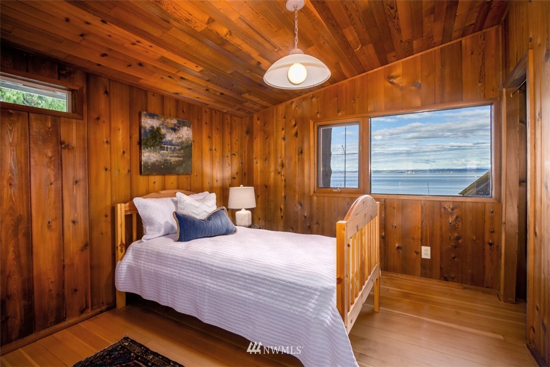 16280 Agate Point Road Northeast Bainbridge Island, WA 98110 - Photo 21 of 25 Gallery Image 21