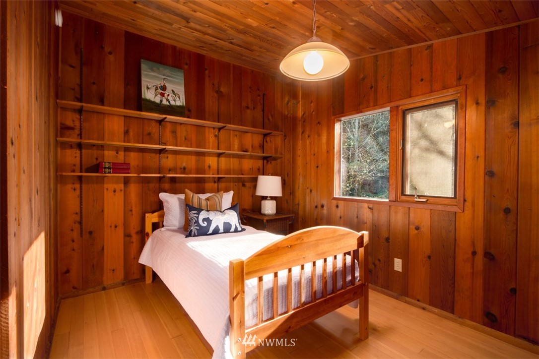 16280 Agate Point Road Northeast Bainbridge Island, WA 98110 - Photo 22 of 25 Gallery Image 22