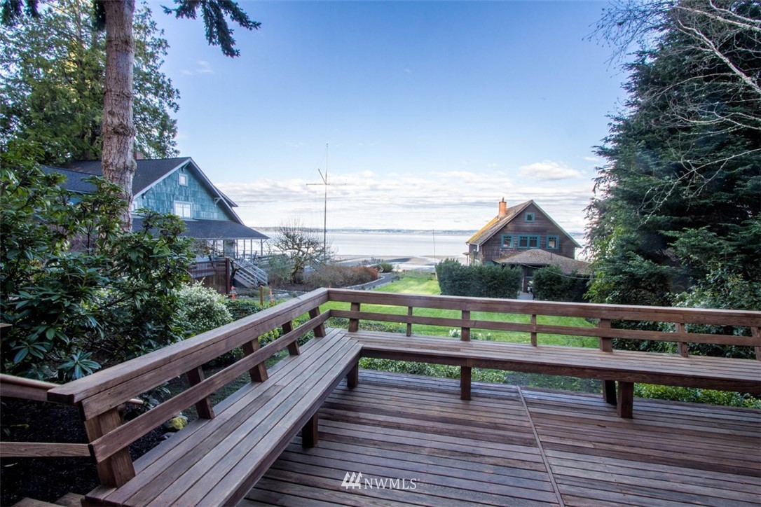 16280 Agate Point Road Northeast Bainbridge Island, WA 98110 - Photo 5 of 25 Gallery Image 5