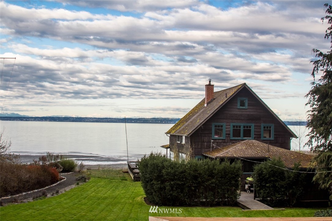 16280 Agate Point Road Northeast Bainbridge Island, WA 98110 - Photo 6 of 25 Gallery Image 6