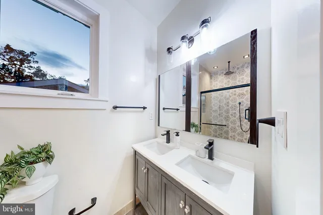 $1,125,000 | 2806 Franklin Street Northeast, Washington, DC 20018