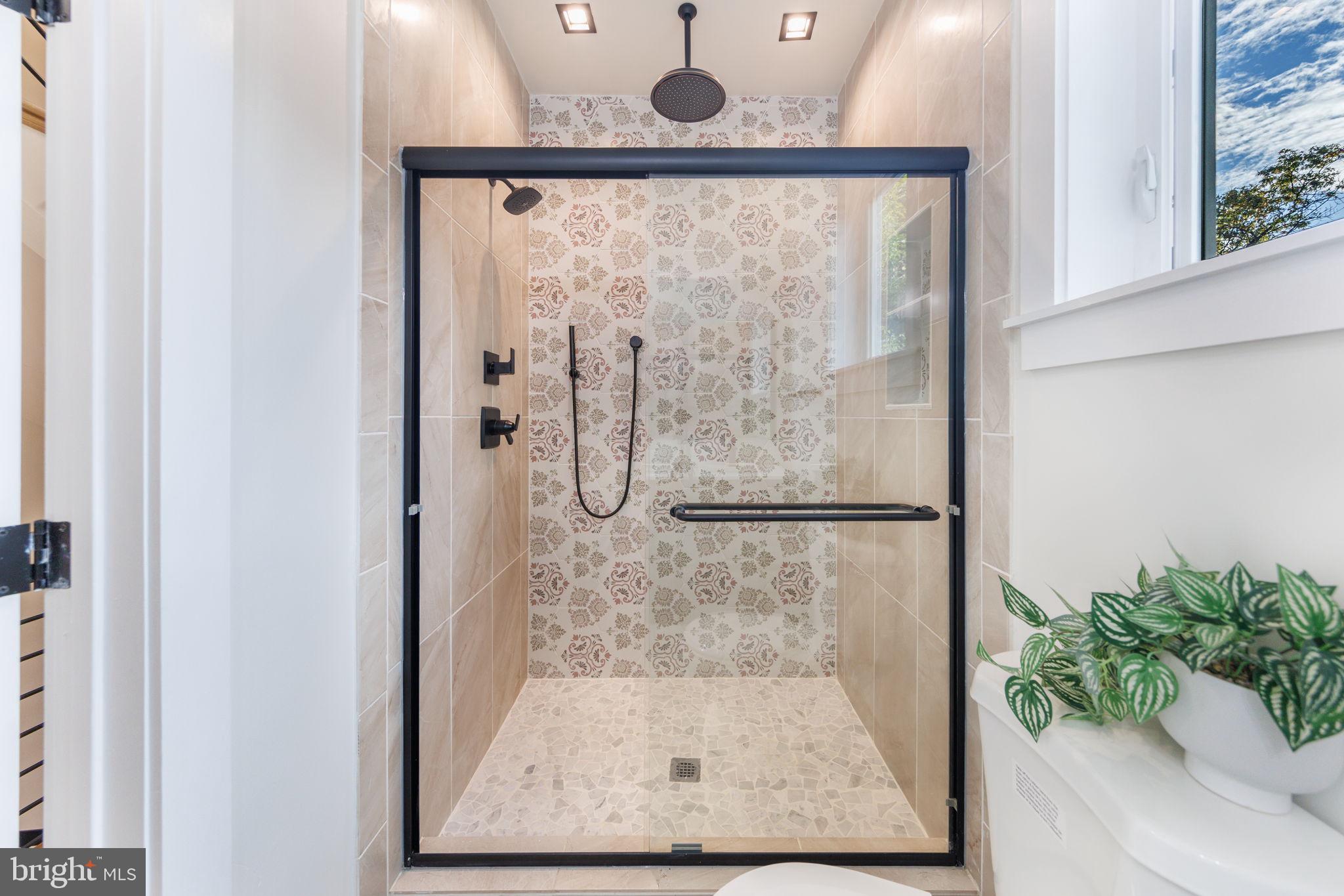 2806 Franklin Street Northeast Washington, DC 20018 - Photo 63 of 88 Bathroom 2