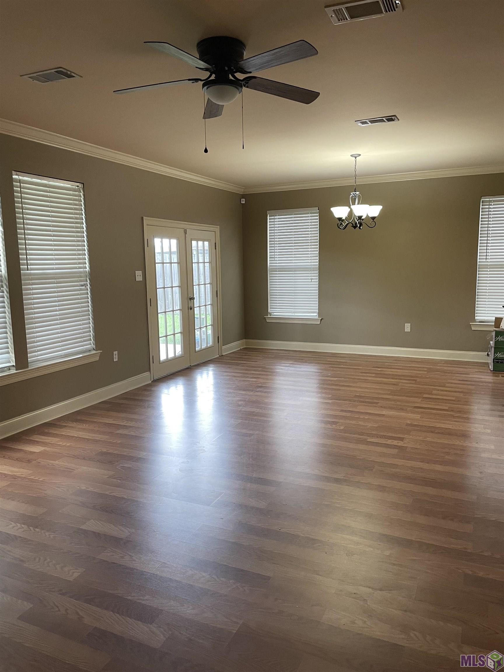 14106 Stone Gate Drive Baton Rouge, LA 70816 - Photo 2 of 11 Living Room
