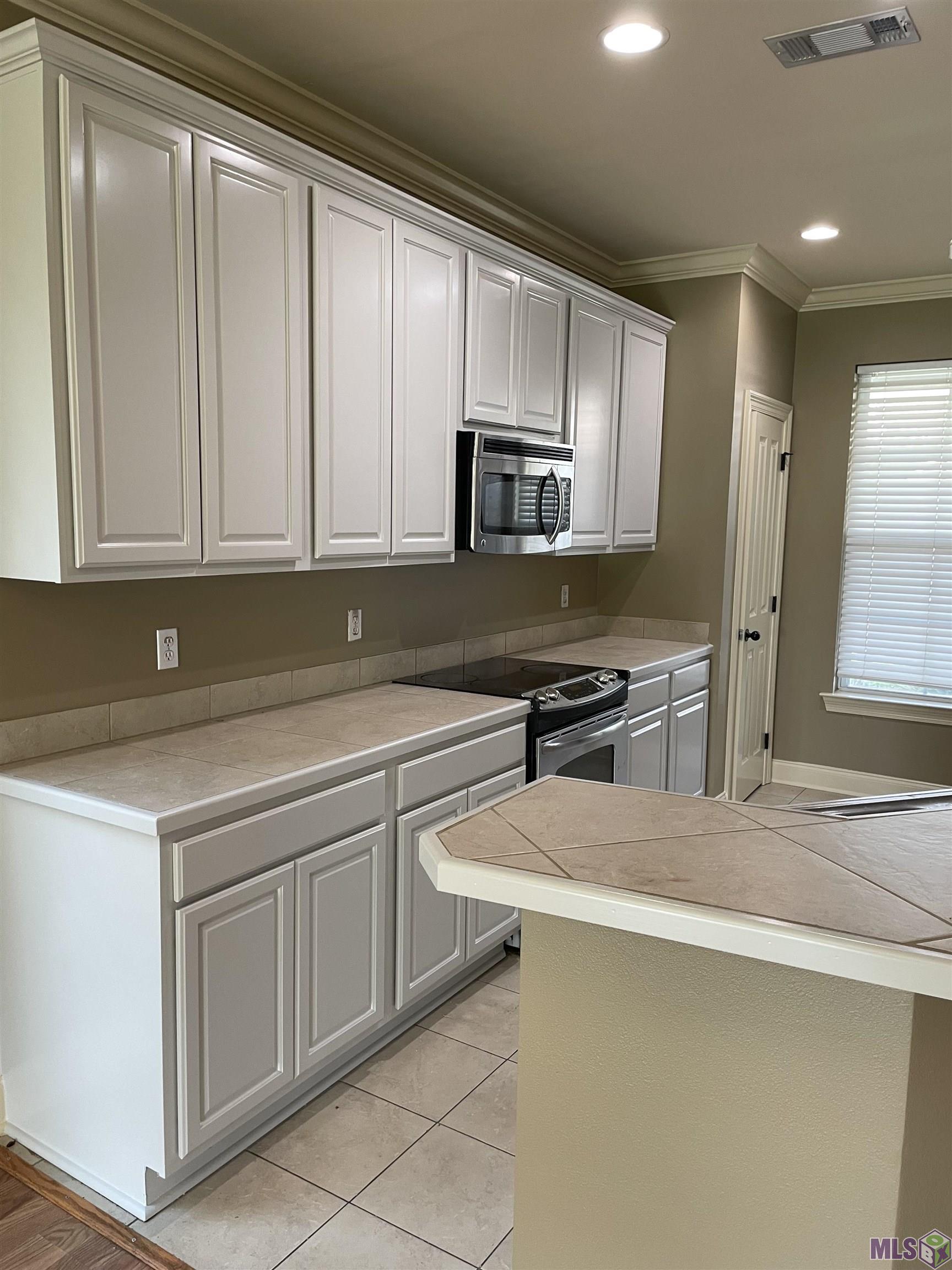 14106 Stone Gate Drive Baton Rouge, LA 70816 - Photo 4 of 11 Gallery Image 4
