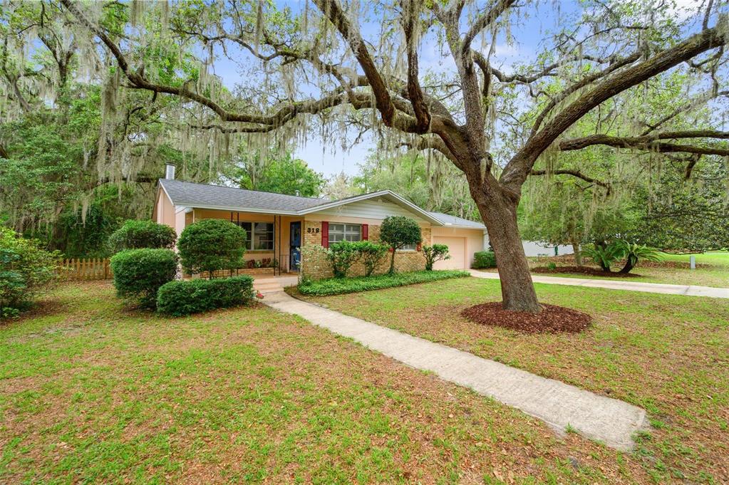 318 Southwest 40 Terrace Gainesville, FL 32607 - Photo 1 of 28