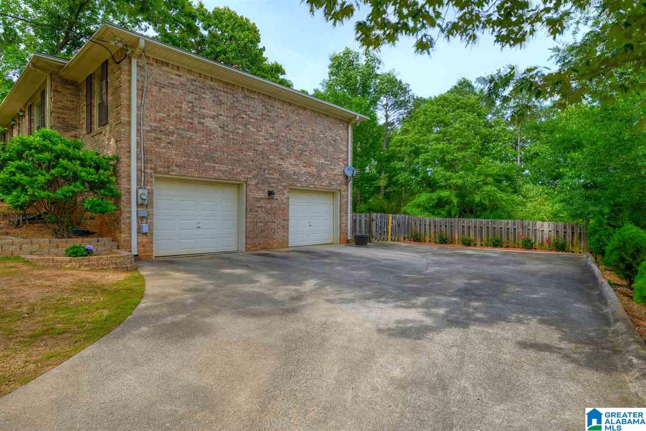 811 Round Hill Road Pelham, AL 35124 - Photo 6 of 33