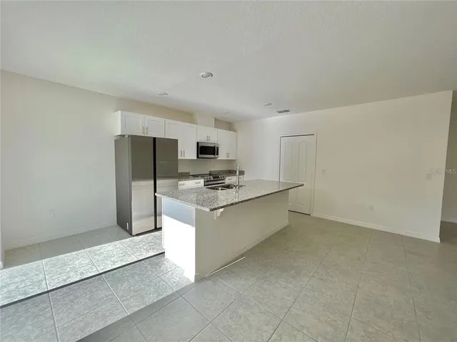 $2,500 | 560 Walnut Avenue, Orange City, FL 32763