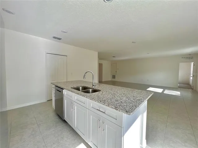 $2,500 | 560 Walnut Avenue, Orange City, FL 32763