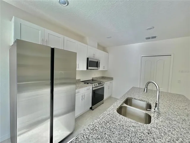 $2,500 | 560 Walnut Avenue, Orange City, FL 32763